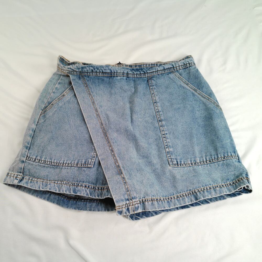 Women's Denim Wrap Skort Light Wash Blue Mini Skirt Shorts Size S Casual